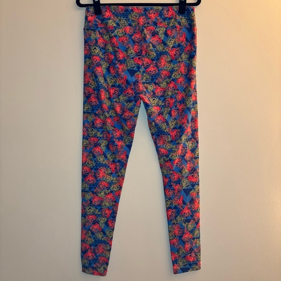 Lularoe Women’s Multicolored Floral Leggings Tall and Curvy - Picture 4 of 5